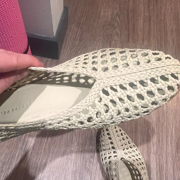 Freda Salvador flats - Picture 3 of 3